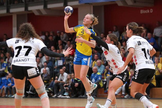 Handball, 2 HBF, HC Leipzig vs. HSV Solingen Graefrath, 08 12 19 Handball, 2 Bundesliga Women, HBF, Season 2019 2020, 11 Matchday HC Leipzig vs. HSV Solingen Graefrath 76 on 08 12 19 in the Sporthalle Bruederstrasse Leipzig Im Bild Jaqueline HUMMEL 35, HC Leipzig Copyright: xBEAUTIFULxSPORTS JanxKaeferx
