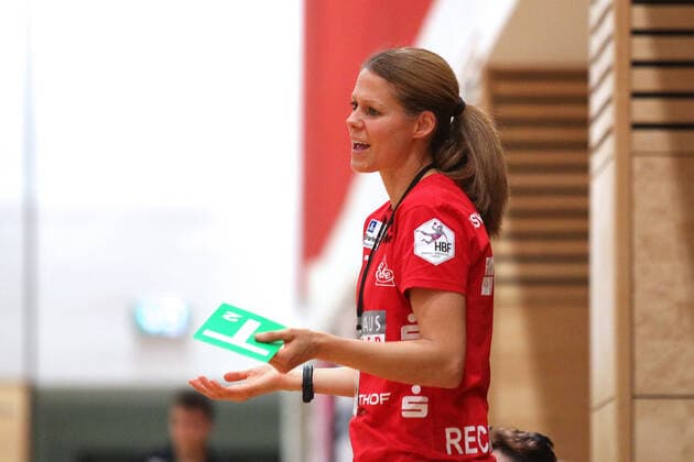 Handball, 2 HBF, HC Leipzig vs. HSV Solingen Graefrath, 08 12 19 Handball, 2 Bundesliga Women, HBF, Season 2019 2020, 11 Matchday HC Leipzig vs. HSV Solingen Graefrath 76 on 08 12 19 in the Sporthalle Bruederstrasse Leipzig In the picture Trainer Kerstin RECKENTHAELER Solingen Graefrath Copyright: xBEAUTIFULxSPORTS JanxKaeferx