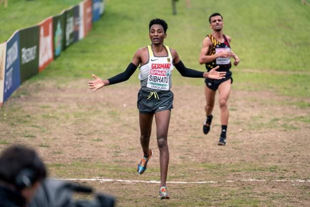 Bilder des Jahres 2019, Sport 12 Dezember Sport Themen der Woche KW49 Sport Bilder des Tages 08.12.2019, xmhx, Leichtathletik Crosslauf, European Cross Country Championships - Cross-EM Lissabon 2019 emspor, v.l. Samuel Fitwi Sibhatu (Deutschland) Lissabon *** 08 12 2019, xmhx, Athletics Cross Country, European Cross Country Championships Cross EM Lisbon 2019 emspor, v l Samuel Fitwi Sibhatu Germany Lisbon