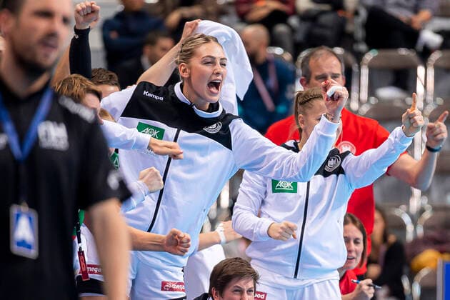 Handball, Women WM 2019, Main Round, Group 1, 6 Matchday , Netherlands Germany Luisa Schulze Germany Bietigheim Kumamoto Aqua Dome Kumamoto Japan