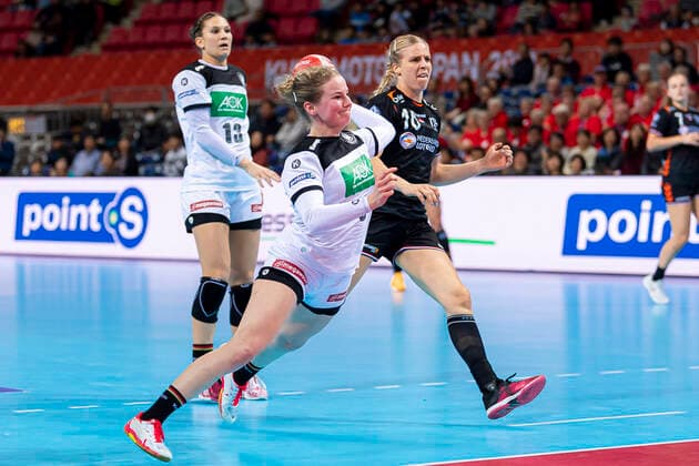 Handball, Women WM 2019, Main Round, Group 1, 6 Matchday , Netherlands Germany Amelie Berger Germany Bietigheim Kumamoto Aqua Dome Kumamoto Japan