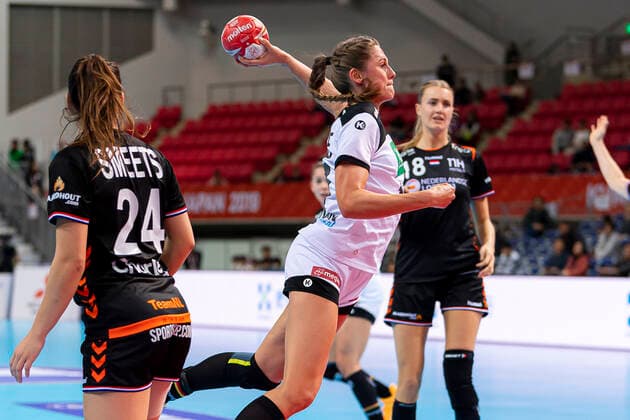 Handball, Women WM 2019, Main Round, Group 1, 6 Matchday , Netherlands Germany v left Martine Smeets Netherlands , Alicia Stolle Germany Thueringer HC Kumamoto Aqua Dome Kumamoto Japan
