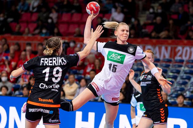 Handball, Women WM 2019, Main Round, Group 1, 6 Matchday , Netherlands Germany v li Merel Freriks Netherlands , Kim Naidzinavicius Germany Bietigheim Kumamoto Aqua Dome Kumamoto Japan