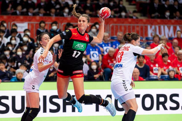 Handball, Women WM 2019, Main Round, Group 1, 7 Matchday , Germany Serbia Alicia Stolle Germany Thueringer HC , Jovana Stoiljkovic Serbia Kumamoto Aqua Dome Kumamoto Japan