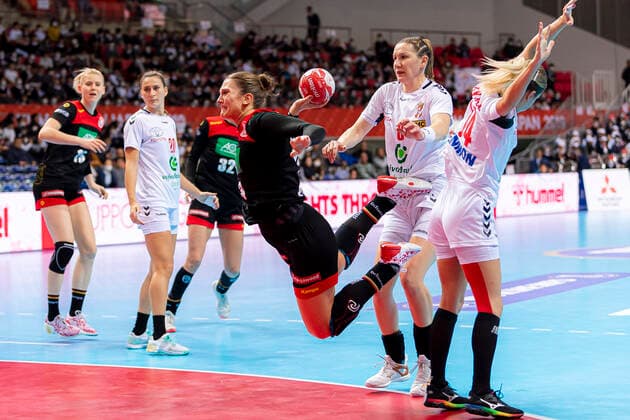 Handball, Women WM 2019, Main Round, Group 1, 7 Matchday , Germany Serbia Julia Behnke Germany Rostov Don , Dijana Stevin Serbia , Zeljka Nikolic Serbia Kumamoto Aqua Dome Kumamoto Japan