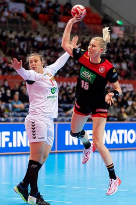 Handball, Women WM 2019, Main Round, Group 1, 7 Matchday , Germany Serbia v li Dragana Cvijic Serbia , Kim Naidzinavicius Germany Bietigheim Kumamoto Aqua Dome Kumamoto Japan