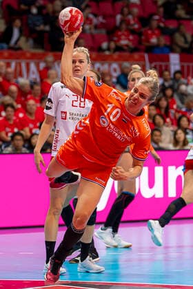 Handball, Women WM 2019, Main Round, Group 1, 7 Matchday , Denmark Netherlands Danick Snelder Netherlands Kumamoto Aqua Dome Kumamoto Japan