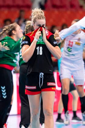 Handball, Women WM 2019, Main Round, Group 1, 7 Matchday , Germany Serbia Mia Zschocke Germany Leverkusen dissatisfied disappointed disappointed down frustrated, Kumamoto Aqua Dome Kumamoto Japan