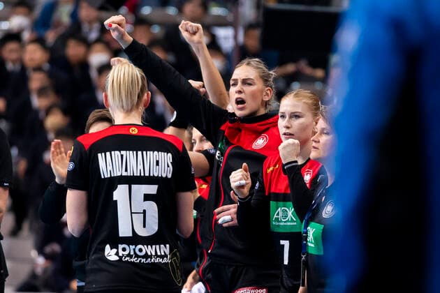 Handball, Women WM 2019, Main Round, Group 1, 7 Matchday , Germany Serbia Luisa Schulze Germany Bietigheim Jubel Freude Emotion Kumamoto Aqua Dome Kumamoto Japan