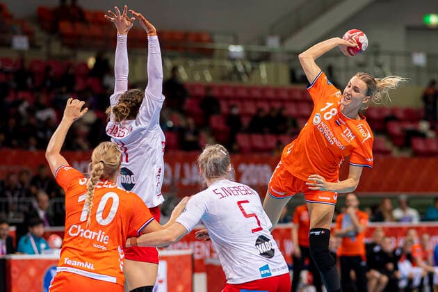 Handball, Women WM 2019, Main Round, Group 1, 7 Matchday , Denmark Netherlands v li Danick Snelder Netherlands , Line Haugsted Denmark , Sarah Iversen Denmark , Kelly Dulfer Netherlands Kumamoto Aqua Dome Kumamoto Japan