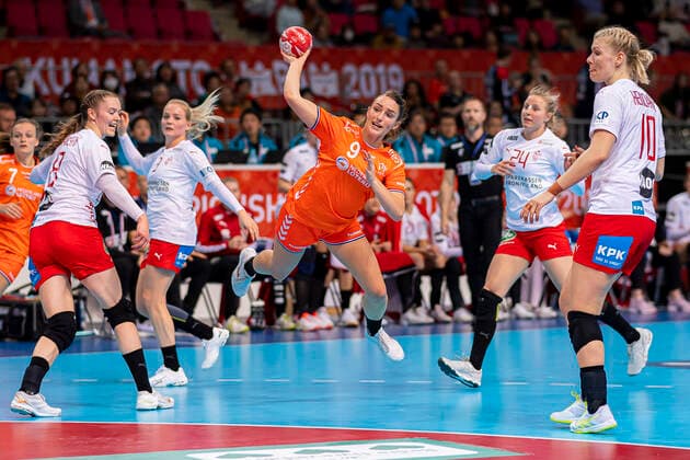 Handball, Women WM 2019, Main Round, Group 1, 7 Matchday , Denmark Netherlands v li Anne Mette Hansen Denmark , Larissa Nusser Netherlands , den24 , Kathrine Heindahl Denmark Kumamoto Aqua Dome Kumamoto Japan