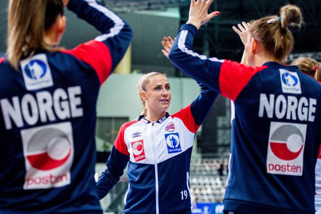 191209 Moa Hogdahl during warm ups ahead of the Women s World Handball Championship game between South Korea and Norway on December 9, 2019 in Kumamoto Photo Daniel Stiller Bildbyran kod DS 59421 bbeng dam women handball handboll world handball championship 2019 norway norge handball vm south korea,  Copyright: DANIELxSTILLER BB191209DS005