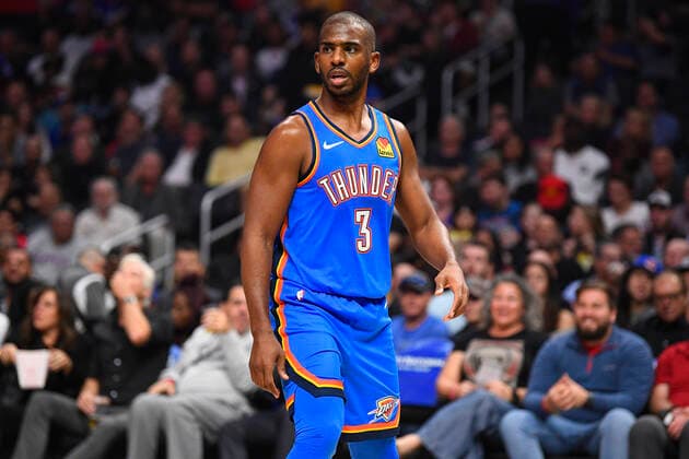 LOS ANGELES, CA - NOVEMBER 18: Oklahoma City Thunder Guard Chris Paul (3) looks on during a NBA, Basketball Herren, USA game between the Oklahoma City Thunder and the Los Angeles Clippers on November 18, 2019 at STAPLES Center in Los Angeles, CA. (Photo by Brian Rothmuller Icon Sportswire) NBA: NOV 18 Thunder at Clippers Icon191118101