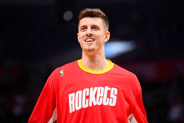 LOS ANGELES, CA - NOVEMBER 22: Houston Rockets Center Isaiah Hartenstein (55) looks on before a NBA, Basketball Herren, USA game between the Houston Rockets and the Los Angeles Clippers on November 22, 2019 at STAPLES Center in Los Angeles, CA. (Photo by Brian Rothmuller Icon Sportswire) NBA: NOV 22 Rockets at Clippers Icon191122110