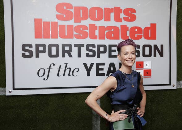 Bilder des Jahres 2019, Sport 12 Dezember Sport Bilder des Tages 2019 Sportsperson of the Year Megan Rapinoe arrives on the red carpet at the 2019 Sports Illustrated Sportsperson Of The Year at The Ziegfeld Ballroom on Monday, December 09, 2019 in New York City.  NYP20191209109 JOHNxANGELILLO