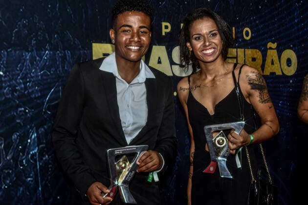 Prêmio Brasileirão 2019 RIO DE JANEIRO, RJ - 09.12.2019: PRÊMIO BRASILEIRÃO 2019 - Goalkeeper Luciana next to the sock Aline Milene, during the award event of the 2019 Brazilian Championship (2019 Brasileirão Award), held at Pier Mauá Warehouse 2, located in the city of Rio de Janeiro, RJ, on the night of Monday (09 ). (Photo: Nayra Halm Fotoarena) x1844845x  NayraxHalm