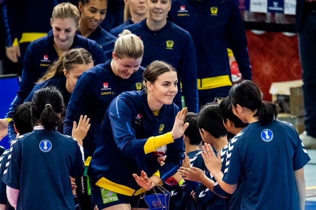 191210 Carin Strömberg of Sweden ahead of the Womens World Handball Championship match between Sweden and Romania on December 10, 2019 in Kumamoto Photo Ludvig Thunman BILDBYRAN code LT 35698 bbeng dam women handball handball world handball championship 2019 sweden sweden romania romania,  Copyright: LUDVIGxTHUNMAN BB191210LT002
