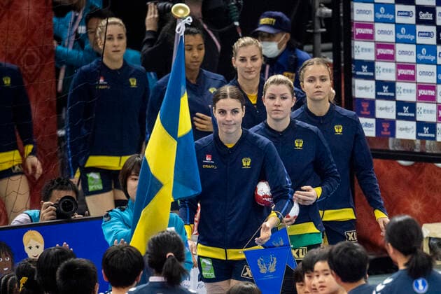 191210 Carin Strömberg, goalkeeper Martina Thörn, Evelina Källhage, Linn Blohm and Jamina Roberts of Sweden had of the Womens World Handball Championship match between Sweden and Romania on December 10, 2019 in Kumamoto Photo Ludvig Thunman BILDBYRAN code LT 35698 bbeng dam women handball handball world handball championship 2019 sweden sweden romania romanien,  Copyright: LUDVIGxTHUNMAN BB191210LT003