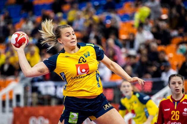 191210 Isabelle Gullden of Sweden during the Womens World Handball Championship match between Sweden and Romania on December 10, 2019 in Kumamoto Photo Ludvig Thunman BILDBYRAN code LT 35698 bbeng dam women handball handball world handball championship 2019 sweden sweden romania romania,  Copyright: LUDVIGxTHUNMAN BB191210LT004
