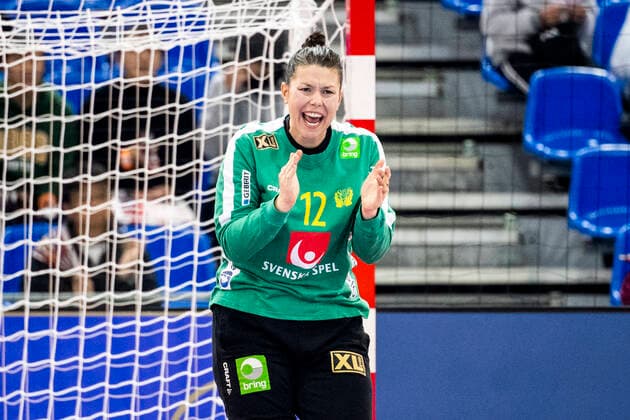191210 goalkeeper Filippa Idehn of Sweden during the Womens World Handball Championship match between Sweden and Romania on December 10, 2019 in Kumamoto Photo Ludvig Thunman BILDBYRAN code LT 35698 bbeng dam women handball handball world handball championship 2019 sweden sweden romania romania jubilee celebration,  Copyright: LUDVIGxTHUNMAN BB191210LT005