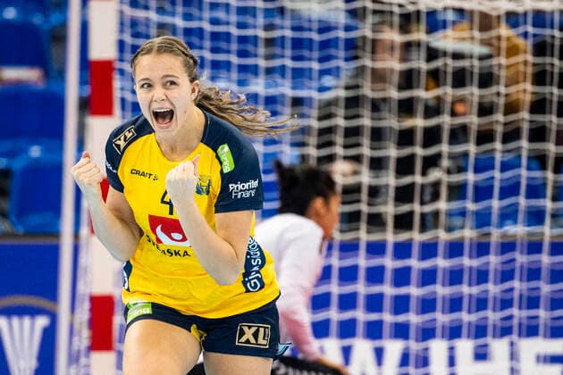 191210 Olivia Mellegard of Sweden celebrates during the Women s World Handball Championship match between Sweden and Romania on December 10, 2019 in Kumamoto Photo Ludvig Thunman BILDBYRAN kod LT 35698 bbeng dam women handball handboll world handball championship 2019 sverige sweden romania rumänien jubel celebration,  Copyright: LUDVIGxTHUNMAN BB191210LT042