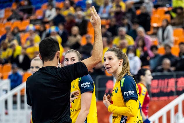 191210 Anna Lagerquist of Sweden reacts during the Womens World Handball Championship match between Sweden and Romania on December 10, 2019 in Kumamoto Photo Ludvig Thunman BILDBYRAN kod LT 35698 bbeng dam women handball handball world handball championship 2019 sweden sweden romania romania,  Copyright: LUDVIGxTHUNMAN BB191210LT046