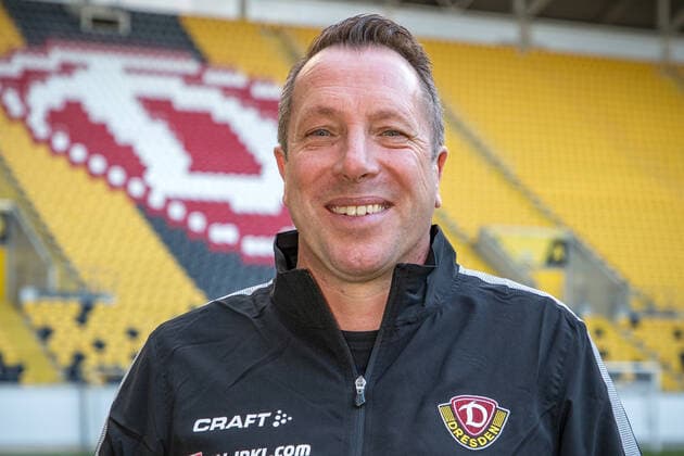 Bilder des Jahres 2019, Sport 12 Dezember Sport Bilder des Tages Neuer Cheftrainer Markus Kauczinski. 10.12.2019; Fußball; 2. Bundesliga; Saison 2019 2020; Rudolf-Harbig-Stadion; SG Dynamo Dresden *** New head coach Markus Kauczinski 10 12 2019 Soccer 2 Bundesliga season 2019 2020 Rudolf Harbig Stadium SG Dynamo Dresden