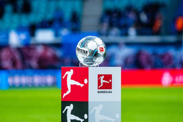 Bundesliga Spielball Derbystar (Symbolbild, Symbolbild) waehrend der Saison 2019-2020 in der 1. Fussball Bundesliga (Herren) zwischen RB Leipzig und TSG 1899 Hoffenheim in der Red Bull Arena am 7. December 2019 in Leipzig, Sachsen (Saxony), Deutschland (Germany) (DFL REGULATIONS PROHIBIT ANY USE OF PHOTOGRAPHS AS IMAGE SEQUENCES AND OR QUASI-VIDEO) *** Bundesliga Spielball Derbystar Symbol picture, symbol picture during the season 2019 2020 in the 1 Soccer Bundesliga Men between RB Leipzig and TSG 1899 Hoffenheim in the Red Bull Arena on 7 December 2019 in Leipzig, Saxony Saxony , Germany Germany DFL REGULATIONS PROHIBIT ANY USE OF PHOTOGRAPHS AS IMAGE SEQUENCES AND OR QUASI VIDEO