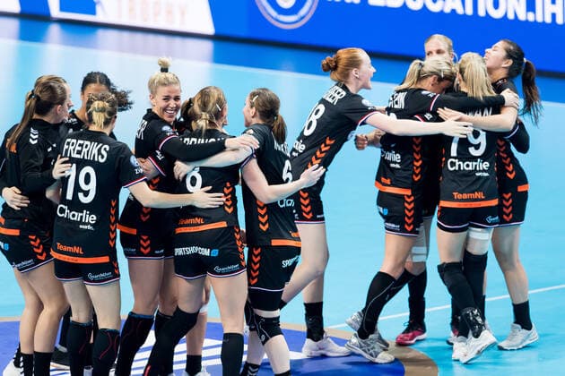 191211 Team Netherland celebrate after winning the Women s World Handball Championship game between Netherlands and South Korea on December 11, 2019 in Kumamoto Photo Daniel Stiller Bildbyran kod DS 59423 bbeng dam women handball handboll world handball championship 2019 handball vm netherlands holland south korea jubel,  Copyright: DANIELxSTILLER BB191211DS007