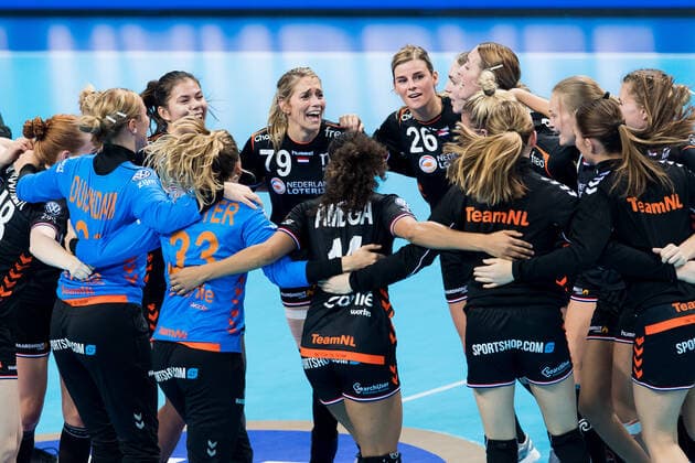 191211 Team Netherland celebrate after winning the Women s World Handball Championship game between Netherlands and South Korea on December 11, 2019 in Kumamoto Photo Daniel Stiller Bildbyran kod DS 59423 bbeng dam women handball handboll world handball championship 2019 handball vm netherlands holland south korea jubel,  Copyright: DANIELxSTILLER BB191211DS008