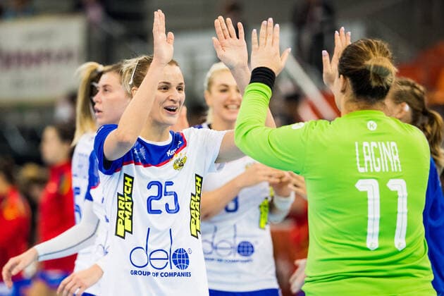 191211 Olga Fomina and goalkeeper Yaroslava Frolova celebrates during the Women s World Handball Championship match between Spain and Russia on December 11, 2019 in Kumamoto Photo Ludvig Thunman BILDBYRAN kod LT 35699 bbeng dam women handball handboll world handball championship 2019 ryssland russia spain spanien jubel celebration,  Copyright: LUDVIGxTHUNMAN BB191211LT034