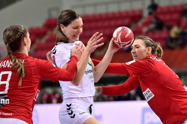 Line Haugsted th and Anne Mette Hansen take part in the defense in the handball match, in the intermediate round in Group 1, between Serbia and Denmark during the Womens Handball World Cup in Aqua Dome Kumamoto in Japan, Wednesday, December 11, 2019, Kumamoto Denmark,  Copyright: BoxAmstrupx COP222 spdk20191211-102906-L