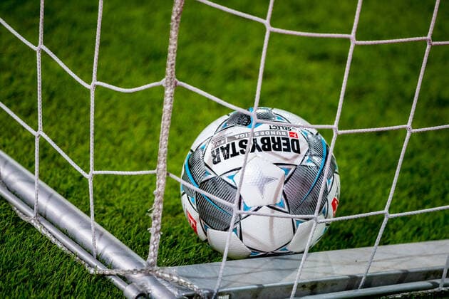 Hamburg, 16. September 2019 - Fußball, 2. Bundesliga 2019 20, FC St. Pauli - Hamburger SV: Allgemeines Symbolfoto DFL REGULATIONS PROHIBIT ANY USE OF PHOTOGRAPHS AS IMAGE SEQUENCES AND OR QUASI-VIDEO. *** Hamburg, 16 September 2019 Football, 2 Bundesliga 2019 20, FC St Pauli Hamburger SV General Symbol Photo DFL REGULATIONS PROHIBIT ANY USE OF PHOTOGRAPHS AS IMAGE SEQUENCES AND OR QUASI VIDEO 