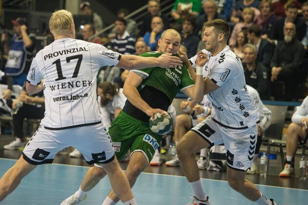 No getting through for Paul Drux GER 95 Foxes Berlin Action Game scene Landscape horizontal Event Event Foxes Berlin vs. THW Kiel HBL Handball Bundesliga 2019 20 17 Matchday Location Location Location Max Schmeling Halle Berlin Germany Germany Europe Date Date 12 12 2019 Stiehl Photography