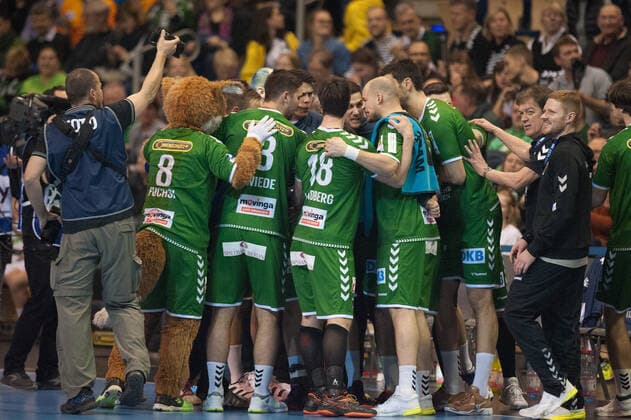 The Foxes Berlin swear by the game against THW Kiel a game scene landscape horizontal Event Event Foxes Berlin vs. THW Kiel HBL Handball Bundesliga 2019 20 17 Matchday Location Location Max Schmeling Halle Berlin Germany Germany Europe Date Date 12 12 2019 Stiehl Photography