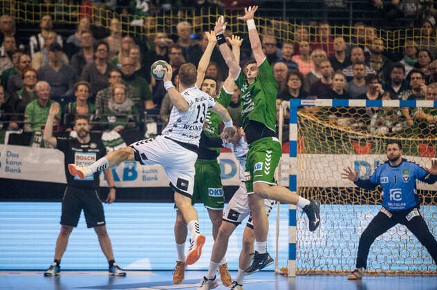 Neutral game scene Kiel attacking the foxes Berlin Action game scene landscape horizontal Event event foxes Berlin vs. THW Kiel HBL Handball Bundesliga 2019 20 17 Matchday Location Location Max Schmeling Halle Berlin Germany Germany Europe Date Date 12 12 2019 Stiehl Photography