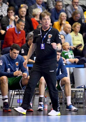 12 12 2019, xlakx, Handball Bundesliga, Fuechse Berlin THW Kiel emspor, v l gestekuliert Velimir Petkovic Fuechse Berlin Trainer Berlin