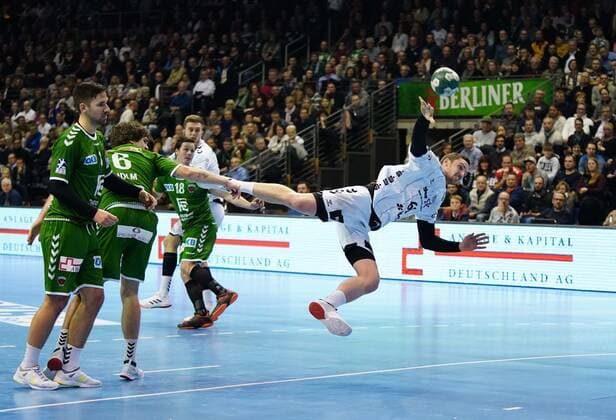 Handba12 Berlin 08 12 2019 Season 2019 2020 HBL 1 Bundesliga Füchse Berlin THW Kiel Hendrik Pekeler Kiel, No 61