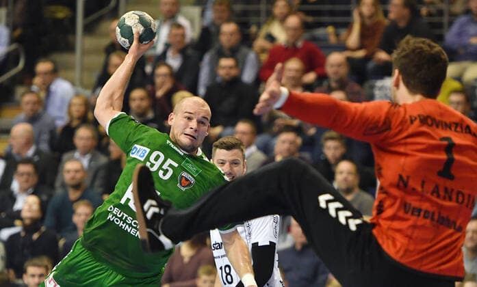 Paul Drux Foxes throwing, front Nikiss Landin Jacobsen Goalkeeper Kiel , Foxes Berlin THW Kiel 1 Bundesliga, DKB Handballbundesliga, 2019 2020 Men, Men, Men, Handball, Germany, Germany, Max Schmeling Halle Berlin, 12 12 2019
