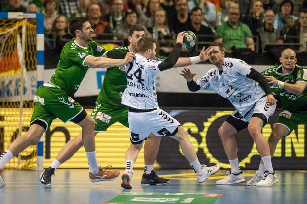 A hard-fought game in Berlin Action Game scene Landscape landscape horizontal Event Event Foxes Berlin vs. THW Kiel HBL Handball Bundesliga 2019 20 17 Matchday Location Location Location Max Schmeling Halle Berlin Germany Germany Europe Date Date 12 12 2019 Stiehl Photography