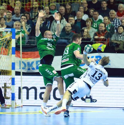 GER, DHB, 1 HBL, FUECHSE BERLIN VS THW KIEL 12 12 2019, Max Schmeling Halle, Berlin, GER, DHB, 1 HBL, FUECHSE BERLIN VS THW KIEL, DHB regulations prohibit any use of photographs as image sequences and or quasi video in picture Paul Drux Fuechse Berlin 95 , Mijajlo Marsenic Fuechse Berlin 93 , Steffan Weinhold THW Kiel 13 Photo Juergen Engler nordphotoxBratic nph00250