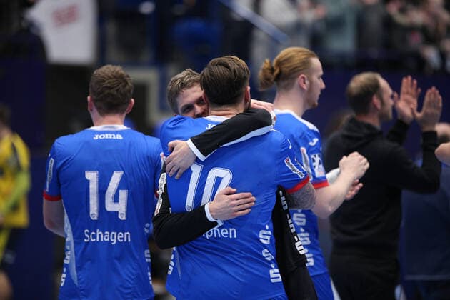Fabian van Olphen TBV Lemgo Lippe 10 front and Peter Johannesson TBV Lemgo Lippe 25 GER, Handball, 1 Bundesliga, TBV Lemgo Lippe vs. Rhein Neckar Loewen, 12 12 2019 Lemgo Copyright: xStrohdiekx Eibner-Pressefotox EP_jsk