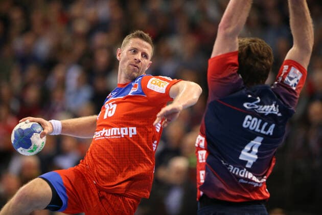 SG Flensburg Handewitt vs. HBW Balingen, LIQUI MOLY Handball Bundesliga, 12 12 19 Flensburg Martin Strobel HBW Balingen Weilstetten, 15 against Johannes Golla SG Flensburg Handewitt, 04 Copyright: xBEAUTIFULxSPORTS MarioxM.xKobergx