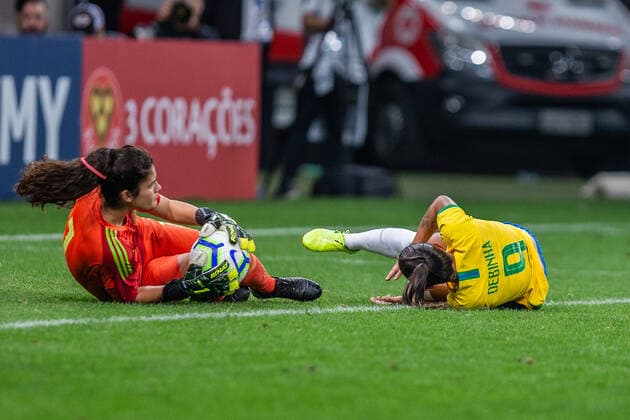Brasil x México SÃO PAULO, SP - 12.12.2019: BRASIL X MÉXICO - Debby, try to play during the match. The Brazilian women& 39;scer tea team welcomes the Mexican team in a friendly match on the night of Thurs December 12. The match tooktook place at the Corinthians Arena in Sao Paulo. (Photo: Van Campos Fotoarena) x1846820x  VanxCampos