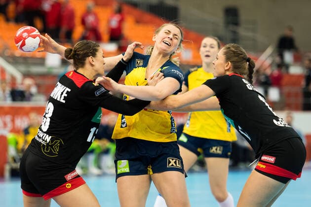191213 Isabelle Gullden of Sweden during the Women s World Handball Championship game between Germany and Sweden on December 13, 2019 in Kumamoto Photo Daniel Stiller Bildbyran kod DS 59427 bbeng dam women handball handboll world handball championship 2019 handball sweden sverige vm germany tyskland,  Copyright: DANIELxSTILLER BB191213DS006