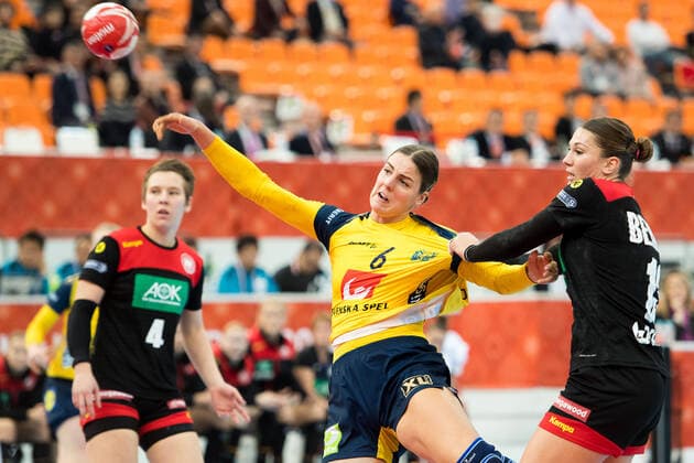 191213 Carin Strömberg of Sweden during the Womens World Handball Championship game between Germany and Sweden on December 13, 2019 in Kumamoto Photo Daniel Stiller Bildbyran kod DS 59427 bbeng dam women handball world handball championship 2019 handball sweden sweden vm germany germany,  Copyright: DANIELxSTILLER BB191213DS009