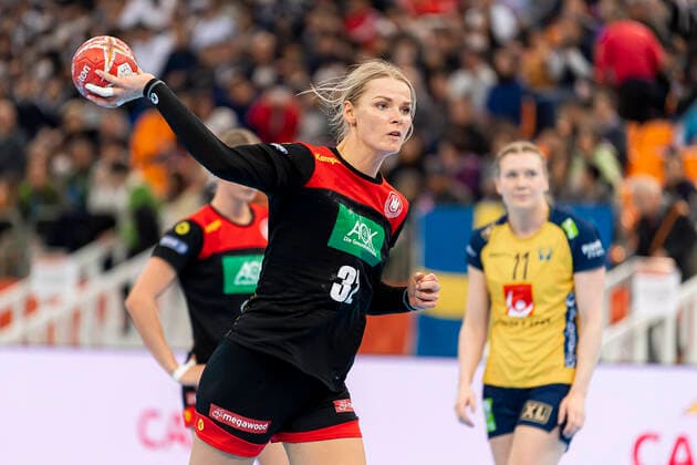 Handball, Women WM 2019, Match for 7th Place, 9th Matchday , Germany Sweden Evgenija Minevskaja Germany Brest Kumamoto Park Dome Kumamoto Japan