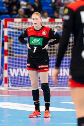 Handball, Womens World Cup 2019, Match for 7th place, 9th matchday, Germany Sweden Meike Schmelzer Germany Thueringer HC dissatisfied disappointed disappointed down frustrated, Kumamoto Park Dome Kumamoto Japan
