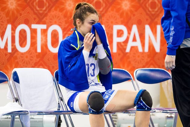 191213 Anna Vyakhireva of Russia looks deleted after the Women s World Handball Championship semifinal between Russia and Netherlands on December 13, 2019 in Kumamoto Photo Daniel Stiller Bildbyran kod DS 59428 bbeng dam women handball handboll world handball championship 2019 handball russia ryssland vm netherlands holland depp,  Copyright: DANIELxSTILLER BB191213DS063