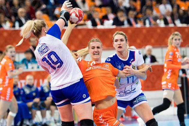 191213 Kelly Dulfer of Netherlands during the Women s World Handball Championship semifinal between Russia and Netherlands on December 13, 2019 in Kumamoto Photo Daniel Stiller Bildbyran kod DS 59428 bbeng dam women handball handboll world handball championship 2019 handball russia ryssland vm netherlands holland,  Copyright: DANIELxSTILLER BB191213DS069